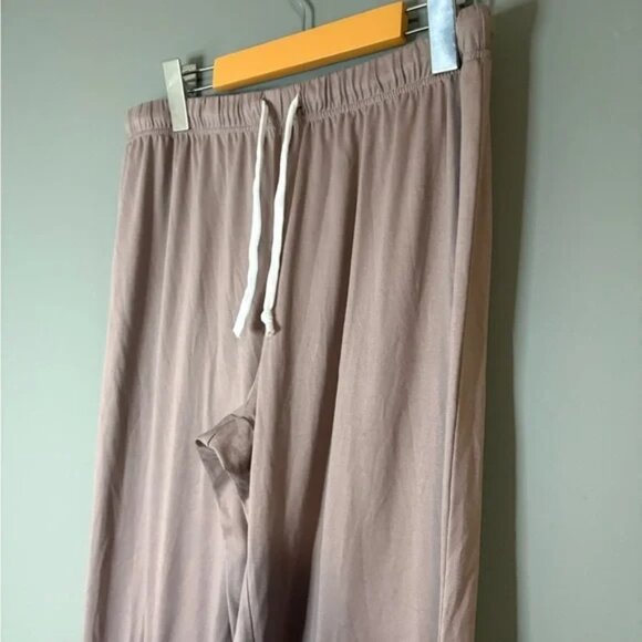 Born size large super soft Women's Pajama lounge Pants in Taupe straight leg - Picture 6 of 6